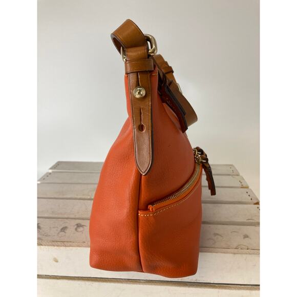 DOONEY & BOURKE MEDIUM ORNAGE PEBBLLED LEATHER SHOULDER BAG - Picture 3 of 16